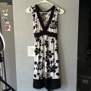 Black purple and white dress with tie in the back